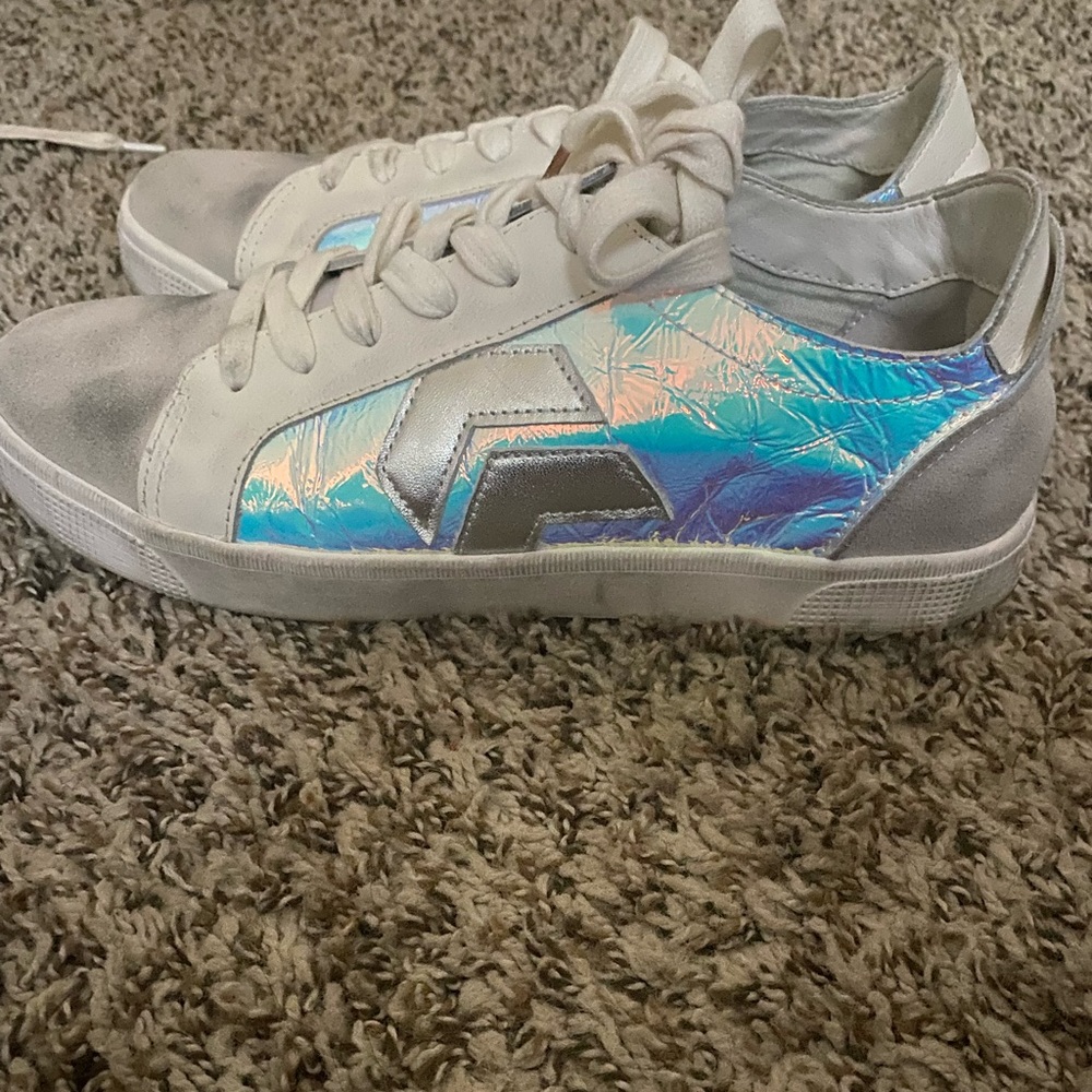 Dolce Vita Fashion Sneakers !